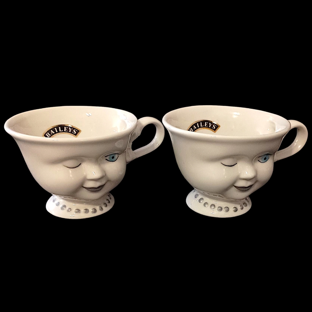 2 Baileys Wink Face Mugs Cups Signed Helen Hunt for Los Angeles Youth Network - Picture 8 of 16